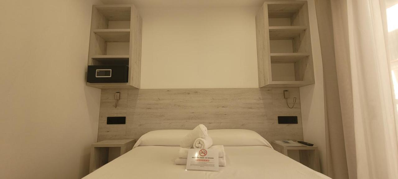 Hotel Costa Brava Roses Extérieur photo