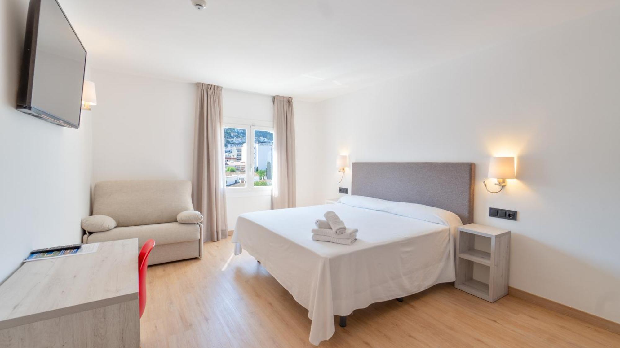 Hotel Costa Brava Roses Extérieur photo